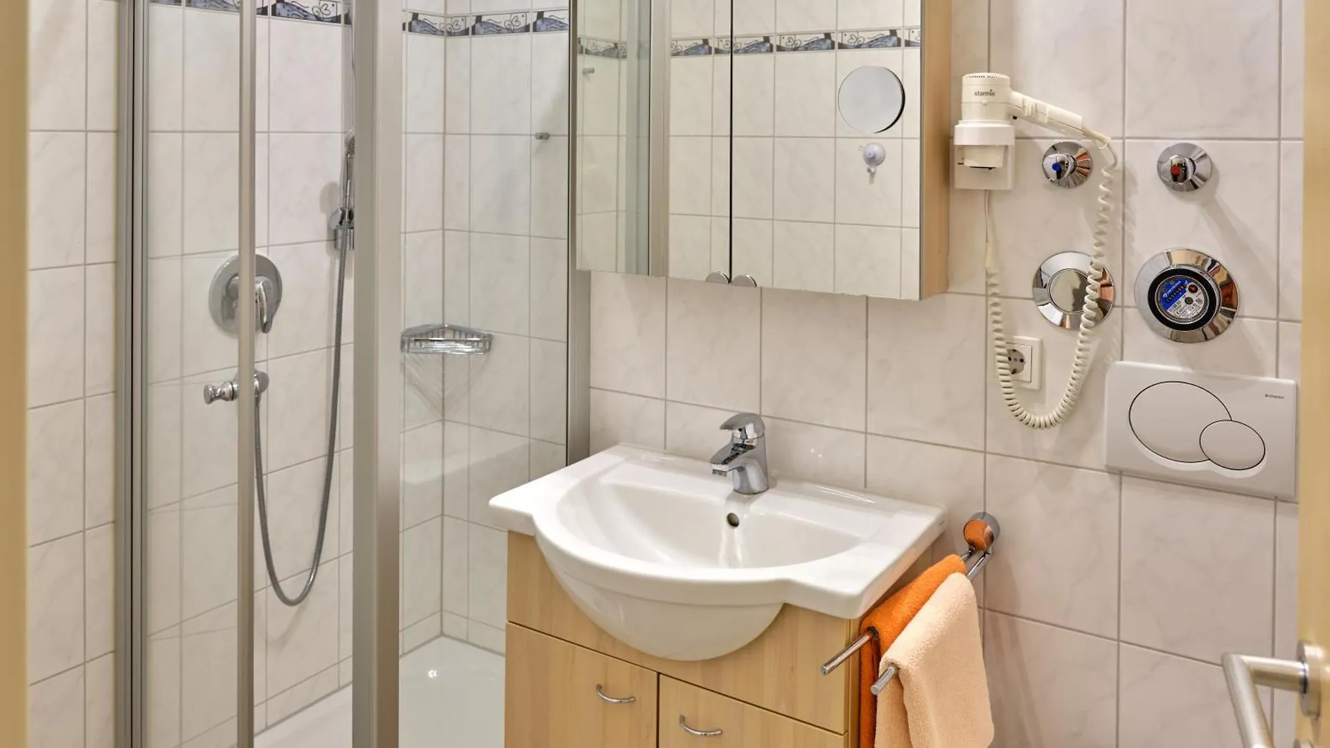 Appartement-Haus Blumenhof Бад-Грисбах 0*,