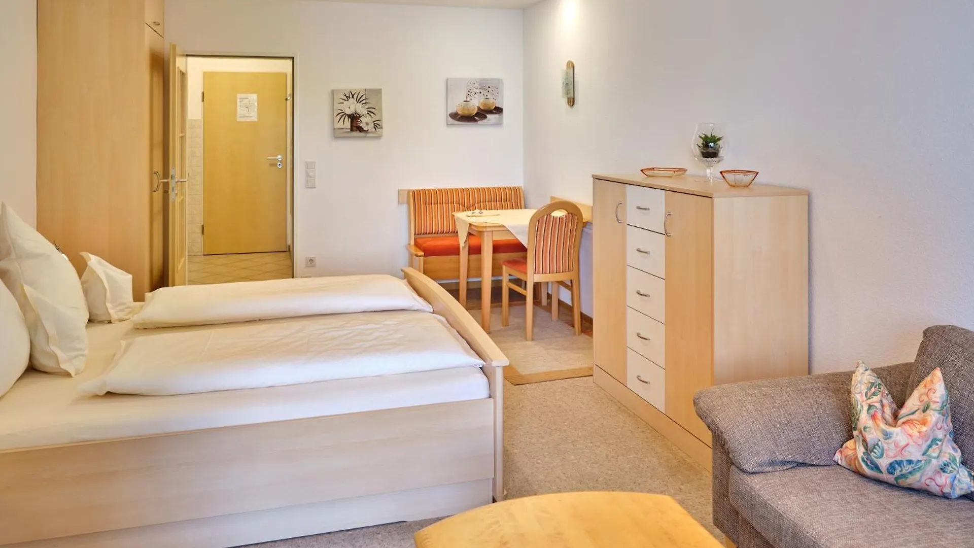 Appartement-Haus Blumenhof Бад-Грисбах